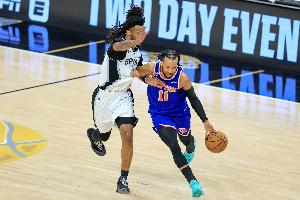 热度拉满！“尼克斯总冠军”冲上微博热搜第一 前十有四条NBA相关