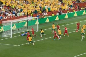 澳大利亚头槌弹地，土耳其门将恰基尔近距离上演神扑