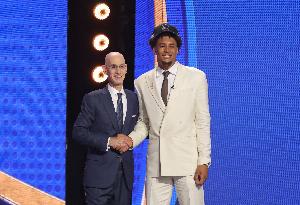 伦德博格：我曾模仿魔术师打控卫 在密歇根大学我就是3D球员